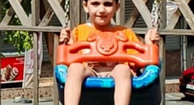 İstanbul- Küçükçekmece'de kaybolduktan sonra gölde hareketsiz bulunan Adem, hastanede hayatını kaybetti