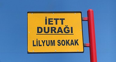 İstanbul - Öğrenciler için otobüs durağına taşlarla bank yaptı