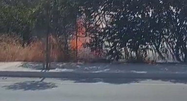 İstanbul - Silivri'de otluk alandaki yangın büyümeden söndürüldü