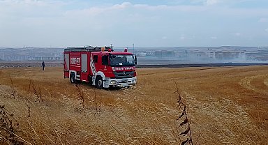 İstanbul - Silivri'de otluk alandaki yangın itfaiyenin müdahalesi ile söndürüldü
