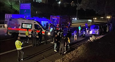 İstanbul- Sultanbeyli'de iki minibüs çarpıştı: 9 yaralı