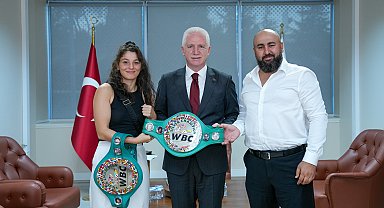 İstanbul Valisi Davut Gül'den Seren Ay Çetin'e başarı dileği