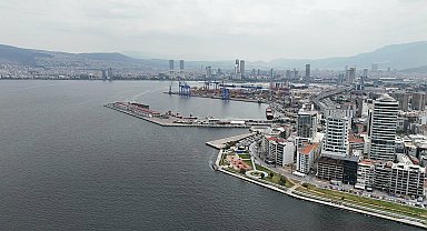 İzmir Körfezi'ndeki pis koku yeniden ortaya çıktı