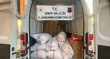İzmir'de kaçak tütün operasyonu: 4 gözaltı