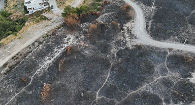 İzmir'de yerleşim yerlerinin çevresinde yanan alanlar dronla görüntülendi