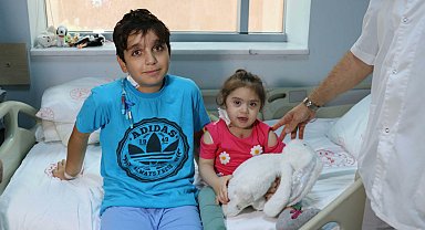 Kalp hastası kardeşler bir gün arayla ameliyat oldu