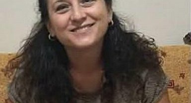 Kapısı açık minibüsten düşen ebe hayatını kaybetti