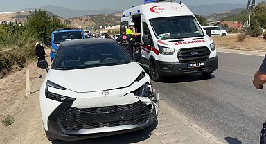 Karabük'te otomobiller çarpıştı: 1'i çocuk, 3 yaralı