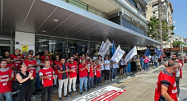 Karşıyaka Belediyesi işçi ve memurlarından iş bırakma eylemi