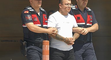 Kavga eden çifti uyaran güvenlik görevlisi bacağından bıçaklandı