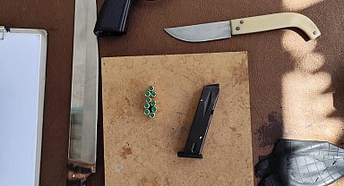 Kayseri'de sosyal medyadan tabanca ve pala paylaşan çocuk yakalandı