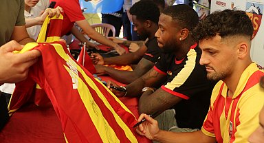 Kayserispor'da imza günü etkinliği devam etti