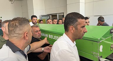 Kazada ölen 2 sağlık çalışanı toprağa verildiı