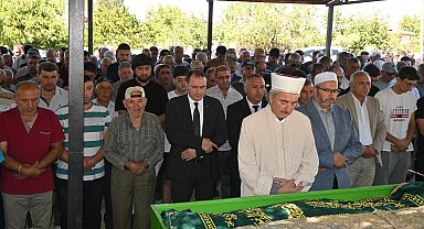 Kazada ölen çift yan yana toprağa verildi, TIR şoförü tutuklandı