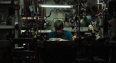 Küçük yaşta neyini süslemek için başladığı sedefkarlık sanatını geleceğe taşıyor