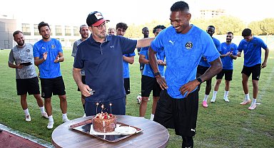 Manisa FK Herelle'yi açıklamadan kutladı