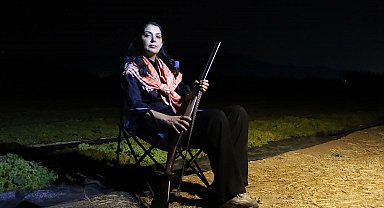 Manisa'da üzüm mesaisi; gündüz hasat, gece elde tüfek nöbet