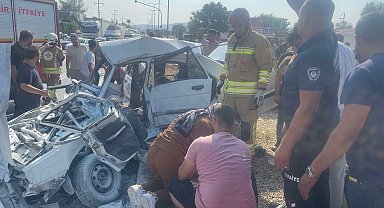 Manisa'da yolcu otobüsü ile otomobil çarpıştı; karı- koca öldü, 1 yaralı