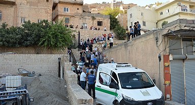 Mardin'de aynı gün evlerinde ölü bulunan 3 kadın, toprağa verildi