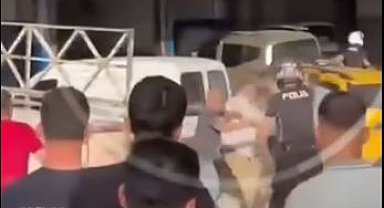 Mardin'de sanayi sitesinde levyeli kavga kamerada: 1 ölü