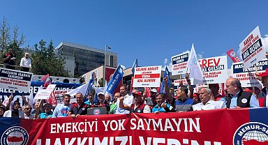 Memur-Sen'den, Hazine ve Maliye Bakanlığı önünde açıklama