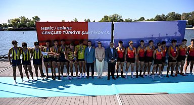 Meriç Nehri'nde gerçekleştirilen Gençler Türkiye Kürek Şampiyonası sona erdi