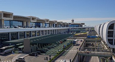 Milano Malpensa Havalimanı'nda bir yolcu yangın çıkardı