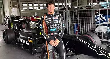 Milli yarış pilotu Cem Bölükbaşı, Spa'da podyumda