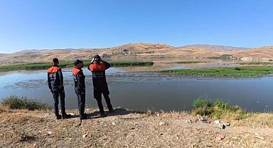 Nehre uçan otomobilden suya düşüp kaybolan İlknur aranıyor