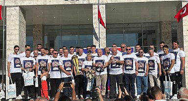 Nilüfer Belediyespor, Süper Kupa coşkusunu taraftarıyla kutladı