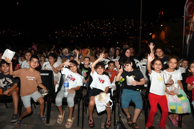 Osmangazi’de Yaz Akşamları Sinema ile Şenleniyor
