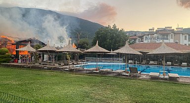 Otelin, bahçesindeki bar bölümünde çıkan yangın söndürüldü