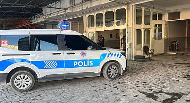 Oto tamirci kalfası, oynadığı tabancanın ateş almasıyla çırağını yaraladı