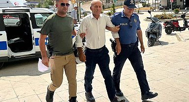 Otobüsün çarptığı otomobildeki çiftin öldüğü kaza kamerada