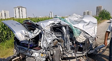 Otomobil ve kamyona, tanker çarptı; 2 yaralı