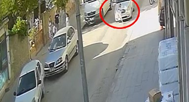 Otomobilin çarptığı çocuğun yaralandığı kaza kamerada