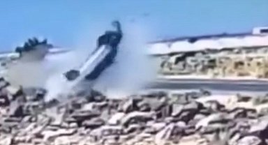 Otomobilin taklalar attığı kaza kamerada; 2 ağır yaralı