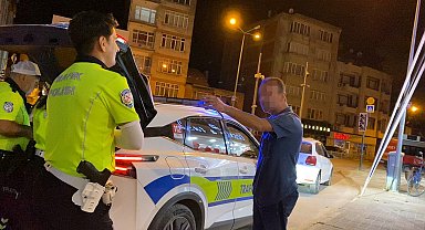 Otomobilini yol ortasına park edip, çorba içmeye giden alkollü sürücüye 45 bin TL ceza