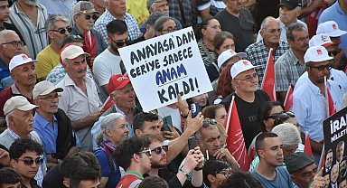 Özgür Özel: Gazze'de yaşananlara karşı TBMM'yi olağanüstü toplantıya çağırıyoruz