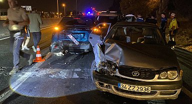 Polisten kaçıp kaza yapan otomobilde 9 kaçak göçmen ve 2 organizatör yakalandı