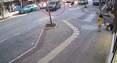 Sinyal vermeden dönen hafif ticari araca çarpan motosikletin sürücüsü yaralandı