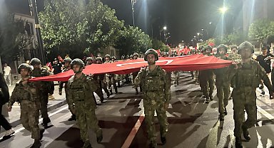 Sivas'ta askerle 'zafer' yürüyüşü