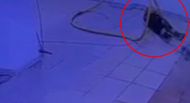 Su tahliyesi sırasında akıma kapılan kapıcının ölüm anı kamerada