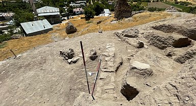Tadım Kalesi ve Höyüğü'nde yeni buluntular