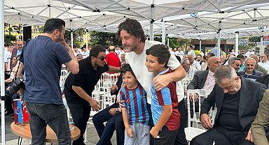 Taraftarla buluşan Fatih Tekke'den 'mücadeleye devam' mesajı
