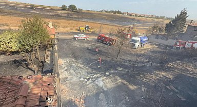Tekirdağ'da ot yangınında alevler evlere sıçradı