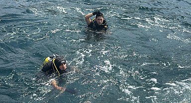 Teknesi parçalanmış halde bulunan iş insanını 13 kurbağa adam arıyor