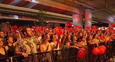 Terminal Kadıköy'de 30 Ağustos coşkusu