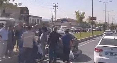 TIR ile 4 otomobilin karıştığı kazada 7 kişi yaralandı