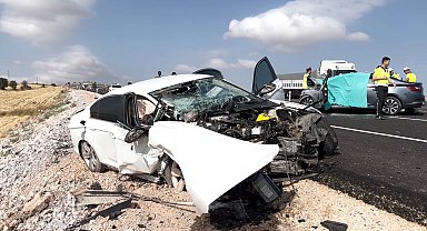 Tokat'ta iki otomobil çarpıştı; evli çift ile 2 aylık bebekleri öldü